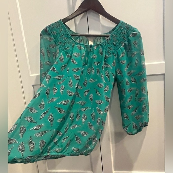 Banana Republic Women’s Blouse size XS green birds print - Picture 4 of 7